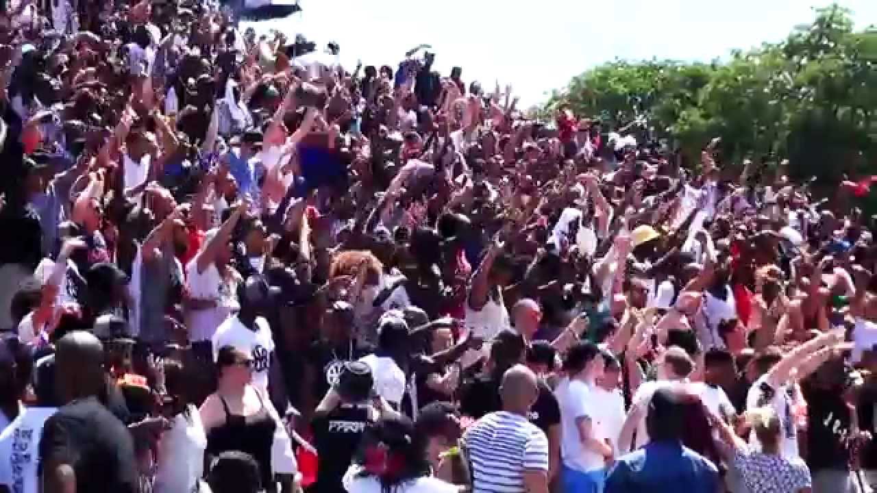 QUAI 54